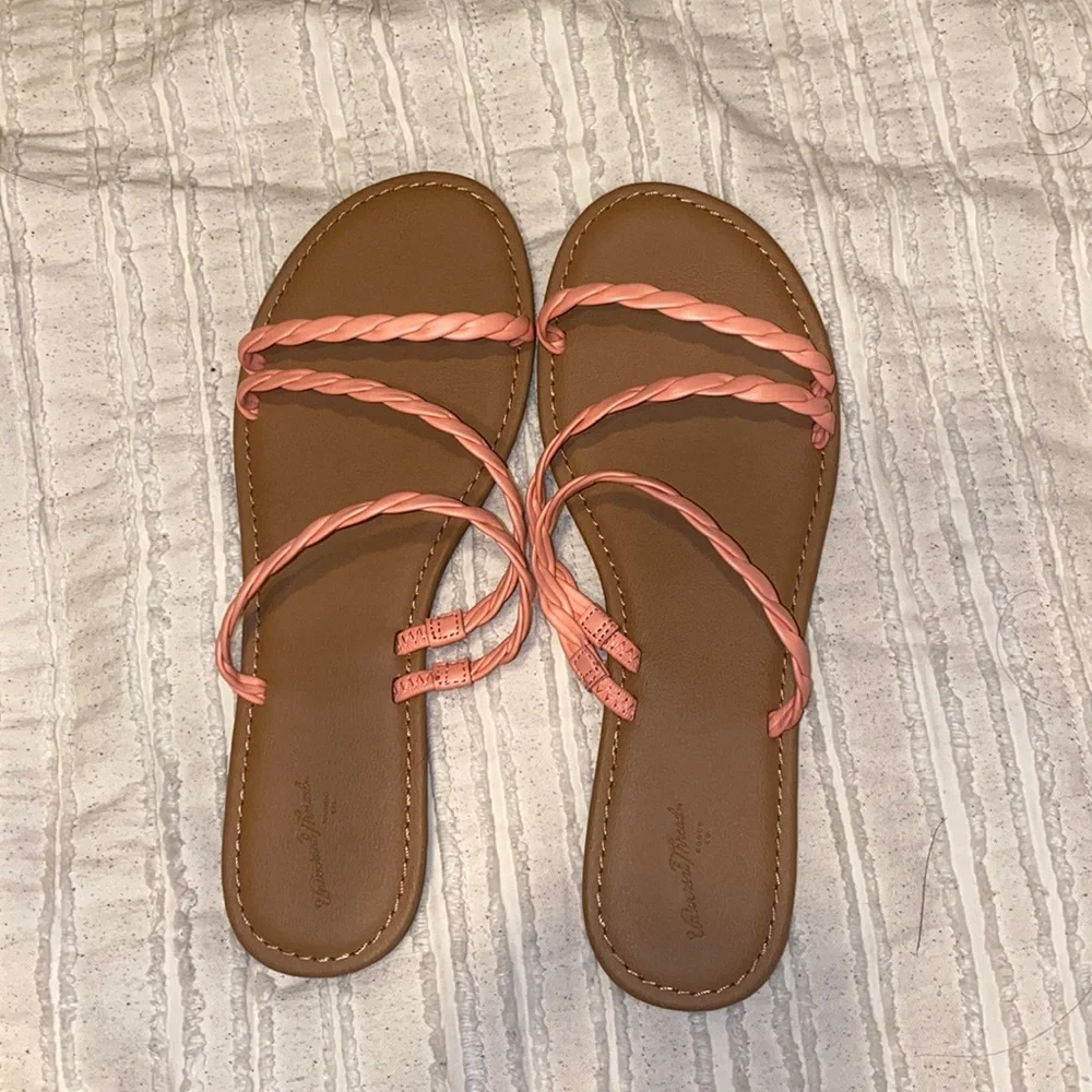 Sandals - Picture 1 of 2